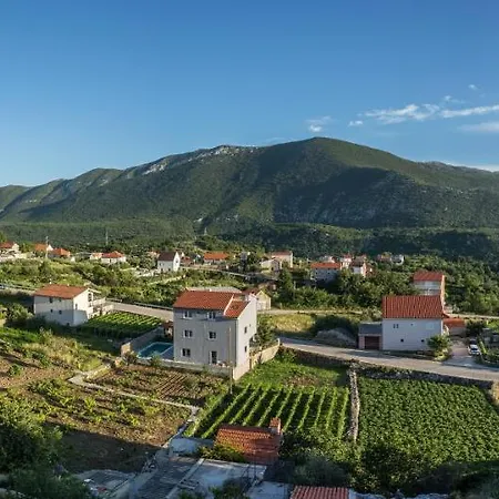 Village Kamenica Сasa de vacaciones