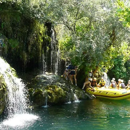 Village Kamenica Vakantiehuis *